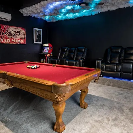 8 Bedroom Estate Near Disney World
